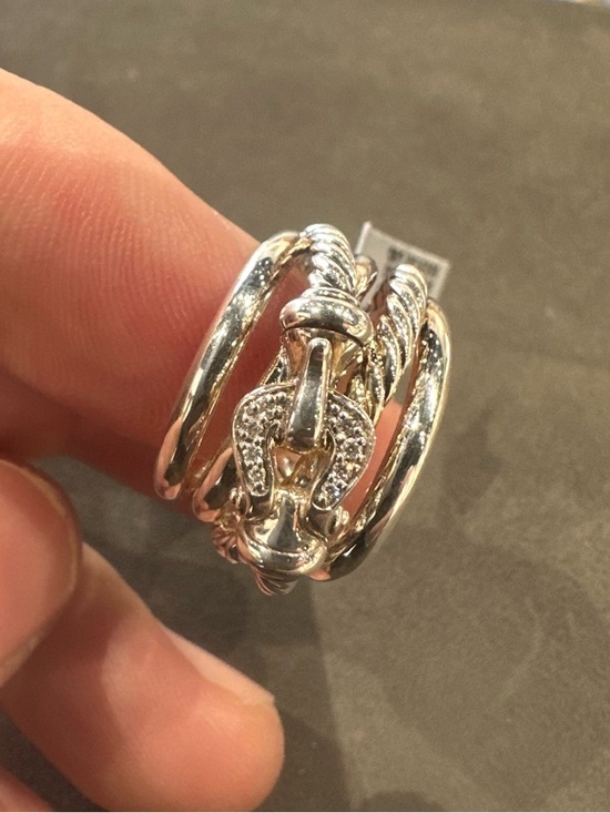David Yurman Crossover Buckle Ring in Sterling Silver with Pavé Diamonds - Picture 5 of 8